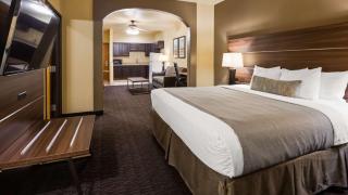 Best Western Plus Hill Country Suites - San Antonio - 4
