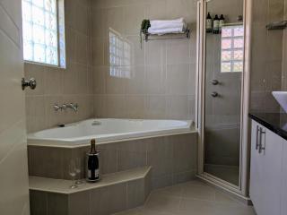 Ochre Point Beach House on Moana Seafront - Moana - 2