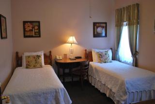 The Inn On Third - 8