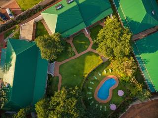 Batonka Guest Lodge - Victoria Falls - 2