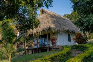 Sauce Lodge - Laguna Azul - 1