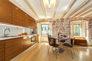 Luxury San Giovanni Apartment 1 - 2