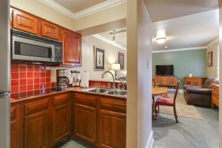 Grenoble House - New Orleans - 9