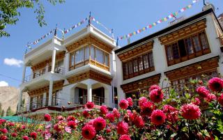 New Moon Guest House - Leh - 9