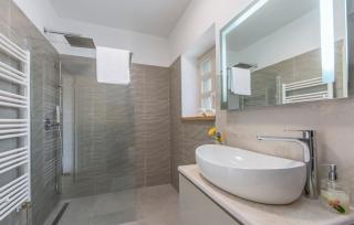 Design and Luxury Villa with Pool - 3
