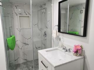 Margie Townhome Suites - 2