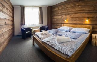 Hotel Kristian - Kubova Huť - 0