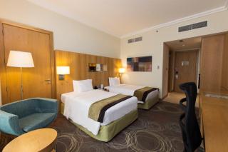 Holiday Inn Abu Dhabi by IHG - Abu Dhabi - 2