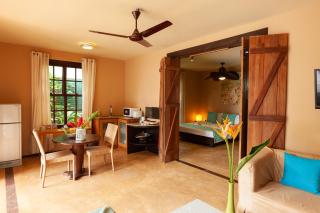 Villas des Alizes Beachfront Suites - 4