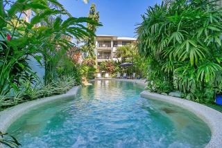 Sea Point on Trinity Beach - 8