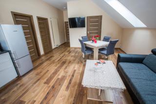 Dwór Skalny Apartamenty, Pokoje i Restauracja Karczma Skalna - Miłków - 3