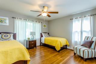 The Blue Door Bungalow - Luxury Home Downtown Houston - 2