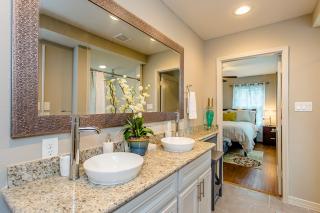 The Blue Door Bungalow - Luxury Home Downtown Houston - 8