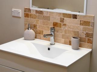 Boutique Bungalows - Mission Beach - 3