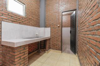 RedDoorz Plus At Ampera Raya - Jakarta - 7