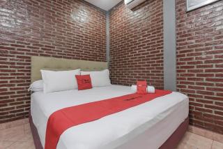 RedDoorz Plus At Ampera Raya - Jakarta - 8