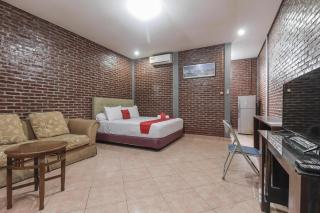 RedDoorz Plus At Ampera Raya - Jakarta - 4
