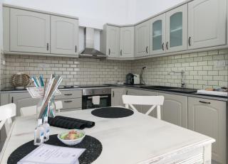 Uncle's House luxury Suites - Adamas - 5