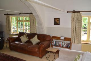 Bucket Lock Cottage - Warwick - 1