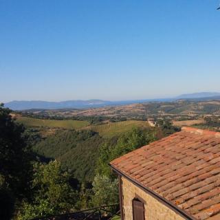 PODERE TORRICELLE 69B Pancole Gr, seaview infinity pool, jacuzzi, sauna, exclusive villa for 4 and independent extra suite for 2 in main villa with private ensuite bathroom, kitchenette, dining area for 6 with barbeque in exclusive private garden - Pancole - 3