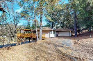Lake Lodge Beach (04-040) - 9