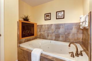 River Crossing Condominiums - A Beautiful River View - 8