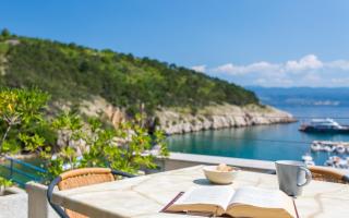 Seafront Apartment With Amazing Seaview - Vrbnik - 8