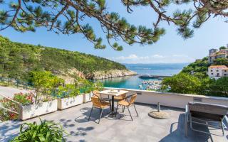 Seafront Apartment With Amazing Seaview - Vrbnik - 2