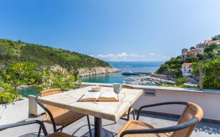 Seafront Apartment With Amazing Seaview - Vrbnik - 7