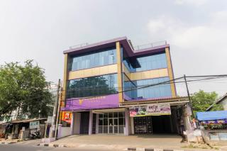 RedDoorz Plus near Stasiun Bekasi - Bekasi - 8