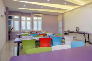 RedDoorz Plus near Stasiun Bekasi - Bekasi - 7