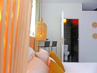 LA BOHEME, résidence de 5 appartements avec piscine, vue océan, Petite Ile - Petite Île - 1