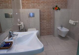 Hotel Adriatico - Borgo Fosso Ghiaia - 5