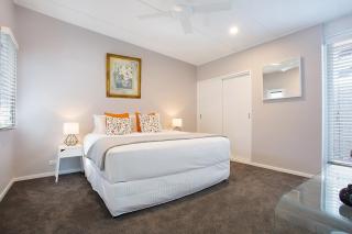 INCREDIBLE VALUE - Perfect for large families - Gold Coast - 1