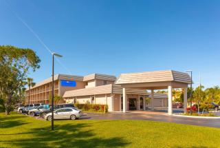 Baymont by Wyndham Bonita Springs - Bonita Springs - 0