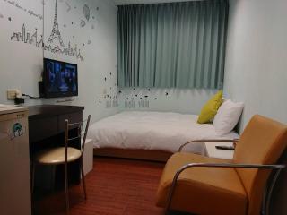 Papa Bear's Guesthouse - 8