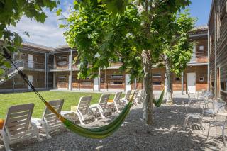 Lausanne Youth Hostel Jeunotel - 9