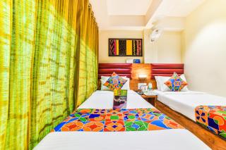 FabExpress Deluxe Comfort - Nr Kokilaben Hospital - Mumbai - 1