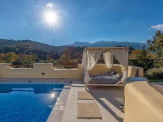 Verekinthos Villas - Pool, Hot Tub, BBQ, Kids Playground, Stunning Mountain Views - Gerolakkos - 6