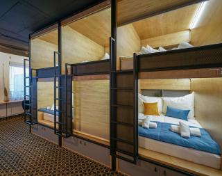 CHORS like a hotel - 1st World NFT Block & Art Capsule Hostel MetaCHORS - Bratislava - 7