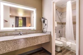 Econo Lodge Inn & Suites Murfreesboro - Murfreesboro - 2