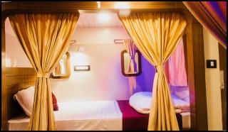 Qubestay Airport Capsule Hotel & Hostel - Mumbai - 1
