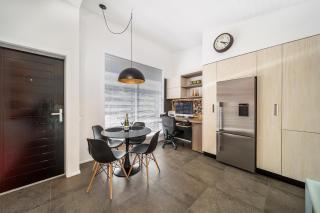 Lake View Greenstone Luxe Apartment - Queenstown - 0