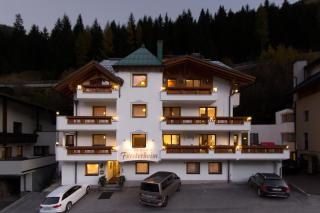 Hotel Garni Försterheim - Ischgl - 0