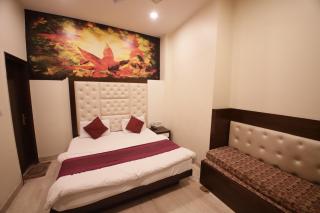 Hotel Golden Wings - 0