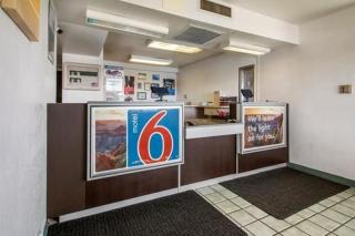 Motel 6 Wendover - Wendover - 1