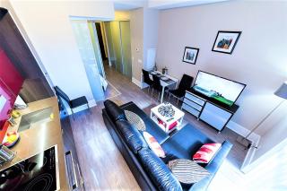 Upscale Suite at CN Tower, Metro Convention & Rogers Centre - Toronto - 7