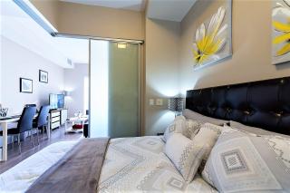 Upscale Suite at CN Tower, Metro Convention & Rogers Centre - Toronto - 4
