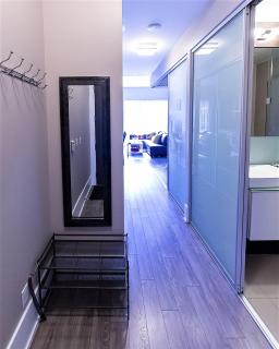 Upscale Suite at CN Tower, Metro Convention & Rogers Centre - Toronto - 2
