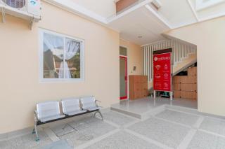 RedDoorz near Soekarno Hatta Airport - 2